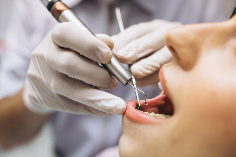 Clí­nico Geral Odontológico